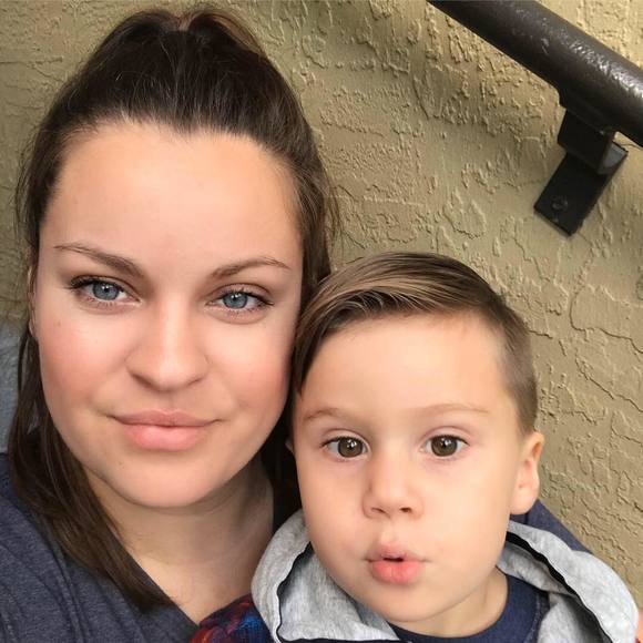 Meet your Posher, Courtney - Picture 1 of 1